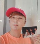 신혜성, 주황 티 입고 신화 데뷔 22주년에도 변치않은 동안美 [SNS★컷]