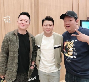 김호중, 김태균-유민상과 ‘컬투쇼’ 출연 인증샷 “귀호강 타임”[SNS컷]