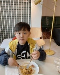 김소현♥손준호, 폭풍성장 주안이 공개 ‘아빠랑 붕어빵’ [SNS★컷]