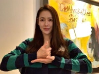 손예진, 덕분에챌린지 김희애 지목 “코로나19 의료진 존경해”[SNS★컷]