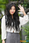 유빈, 자체발광 손 인사 [포토엔HD]