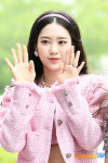 오마이걸 지호 ‘핑크 머리띠 한 핑크 공주’[포토엔HD]