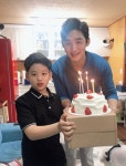 이태성, 아들 한승과 행복한 생일 파티 “고운 우리 새끼” [SNS컷]