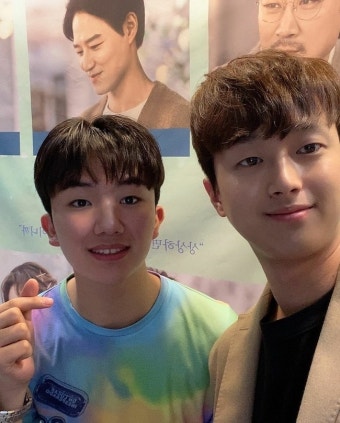 이찬원, 남승민과 뮤지컬 관람 인증 “부모님 생각에 오열”[SNS컷]