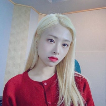 에이프릴 김채원, 눈 얼마나 큰 거야? 심쿵 초근접 셀카[SNS컷]