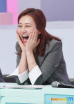 장윤정, 꽃받침 하며 함박미소 [포토엔HD]