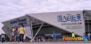 ‘4번 연기 끝에 콘서트 합니다’ (미스터트롯‘ 콘서트)[포토엔HD]