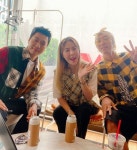 코요태 김종민X신지X빽가, 역광도 감출 수 없는 비타민 매력[SNS★컷]