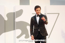 디에고 보네타, 마음먹고 꾸민 베니스영화제 레드카펫 룩[포토엔HD]