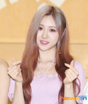 루나솔라 태령, 자체발광 하트 [포토엔HD]