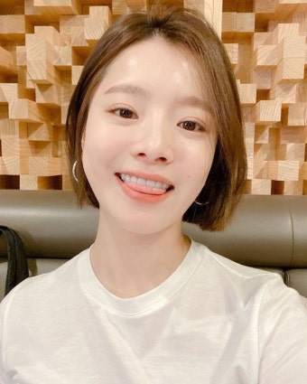 ‘이욱’ 벤, 예비신부의 물광 피부‥사랑하니 더 예뻐져[SNS컷]