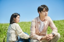 ‘경우의 수’ 옹성우 신예은 아련분위기 포착, 설렘보다 앞선 어색 기류