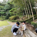 강경준♥장신영 둘째子 정우, 형 껌딱지 모드 ‘사랑스러운 형제’[SNS★컷]