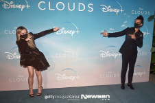 사브리나 카펜터-저스틴 발도니 감독, 코로나 시대 거리두기 포토콜[포토엔HD]