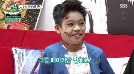 ‘미우새’ 김희철, 이태성 子 한승에 페이커 옷 선물 “돈 주고도 못 사”