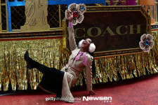 케케 파머, 퍼레이드 너무 신나요~[포토엔HD]