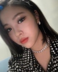 있지 류진, 컬러 렌즈 끼고 시크美 폭발 ‘넘사벽 여신 비주얼’  [SNS★컷]