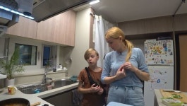 ‘어서와’ 미수다 출신 에카테리나, 영화배우 비주얼 가족 공개