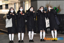 우아(wooah) ‘포인트 안무로 찔러!찔러!’[포토엔HD]