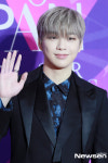 강다니엘 ‘여심 강타하는 손인사’[포토엔HD]