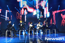 온앤오프, 신화 뺨치는 의자댄스[포토엔HD]