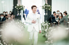 가비엔제이 제니♥김수빈, 웨딩화보 공개 ‘행복한 눈맞춤’