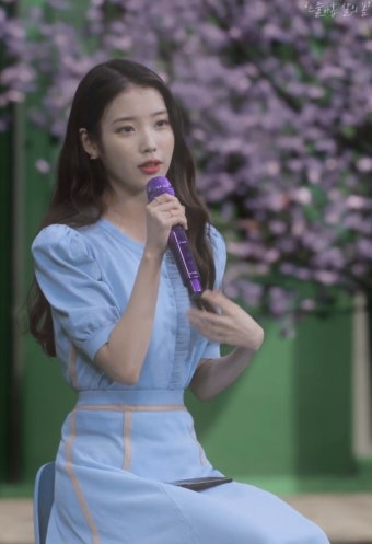아이유 “새 앨범, 꽉 채웠던 20대 보내주고 30대와 인사”(스물아홉살의 봄)
