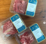 51세 윤현숙, 지인들 선물에 광대 폭발 ‘꽃보다 예쁜 쑤기’ [SNS★컷]