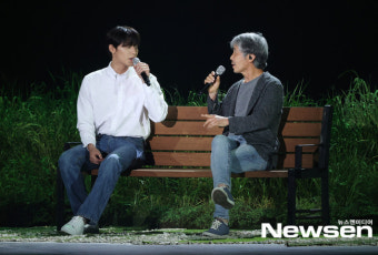 최백호-이도현, 백상예술대상 축하무대 호흡[포토엔HD]