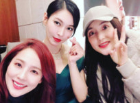 유진 딸 로희, 바다 이모 농장에서 블루베리 따기 “계속 예뻐져” [SNS★컷]
