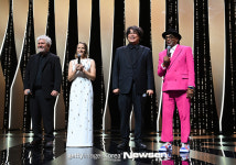 2년만 칸에서 재회한 봉준호X송강호 “영화는 멈추지 않는다”[종합]