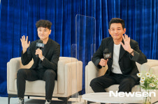 황정민-필감성감독, 다정한 손인사[포토엔HD]