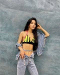 ‘44㎏’ 마마무 솔라, 화끈한 복근 노출…다이어트 후 쇄골까지 또렷