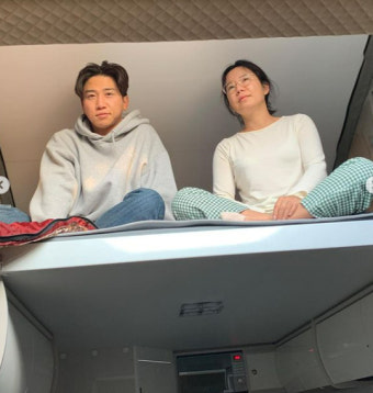 유세윤, 캠핑카에서 아내와 밀착 스킨십? 