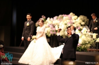 이경규, 딸 이예림 결혼식서 두 주먹 불끈