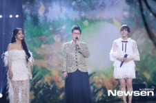 양희은, 솔라&웬디&효정 후배들과 아름다운 무대[포토엔HD]