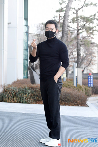 박용우 ‘소매까지 걷어올린 뜨거운 사아니’[포토엔HD]