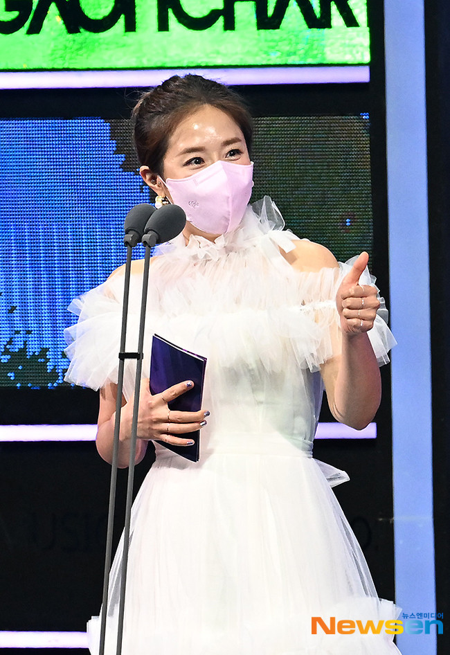 코요태 멤버 신지, 결혼 관련 논란에 눈물로 심경 밝혀 멤버들에게 피해가 갈까봐 무서워