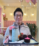 “연인 아님”…김수용, 가로수길 카페 데이트 누구랑 즐겼나 보니