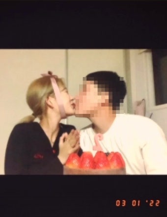 최준희, 남친과 뽀뽀→홍진경에 받은 100만원 생일선물 인증