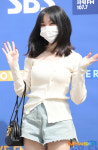 유주, 고혹적인 눈빛으로 인사 [포토엔HD]