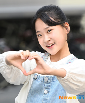 김다현, 앙증맞은 하트 [포토엔HD]