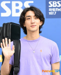 잔나비 최정훈, 부드러운 손 인사 [포토엔HD]