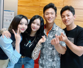 홍주현 “언니 홍지윤보다 빨리 데뷔‥부모님 모두 노래 못해”(라디오쇼)