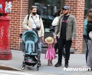 ‘해리포터’ 론 루퍼트 크린트, 11년 연인-딸과 단란한 외출[파파라치컷]