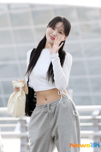 드림캐쳐 시연 ‘S라인 뽐내는 인사’[포토엔HD]