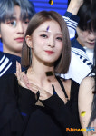 fromis_9 나경, 더쇼 1위 발표에  미소가 빵~~[포토엔HD]