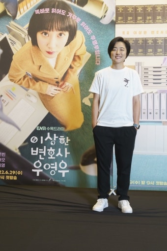 ‘우영우’ 문지원 작가 “이준호 캐릭터, 강태오 말 듣고 무릎 탁 쳤다”