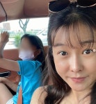 현영, 외제차 끌고 딸과 드라이브‥80억 CEO의 럭셔리 일상