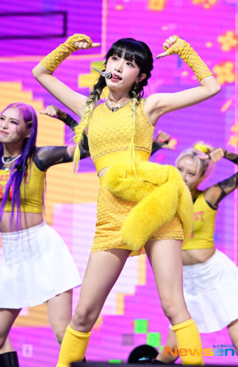 최예나, 흥 넘치는 무대[포토엔HD]